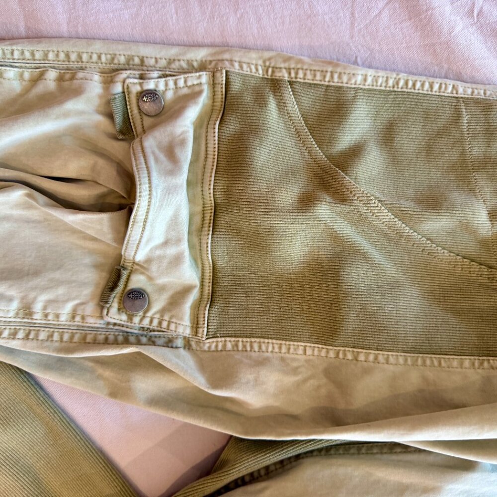 Free People Baggy Cargo Style pants with lots of pockets - Picture 5 of 11